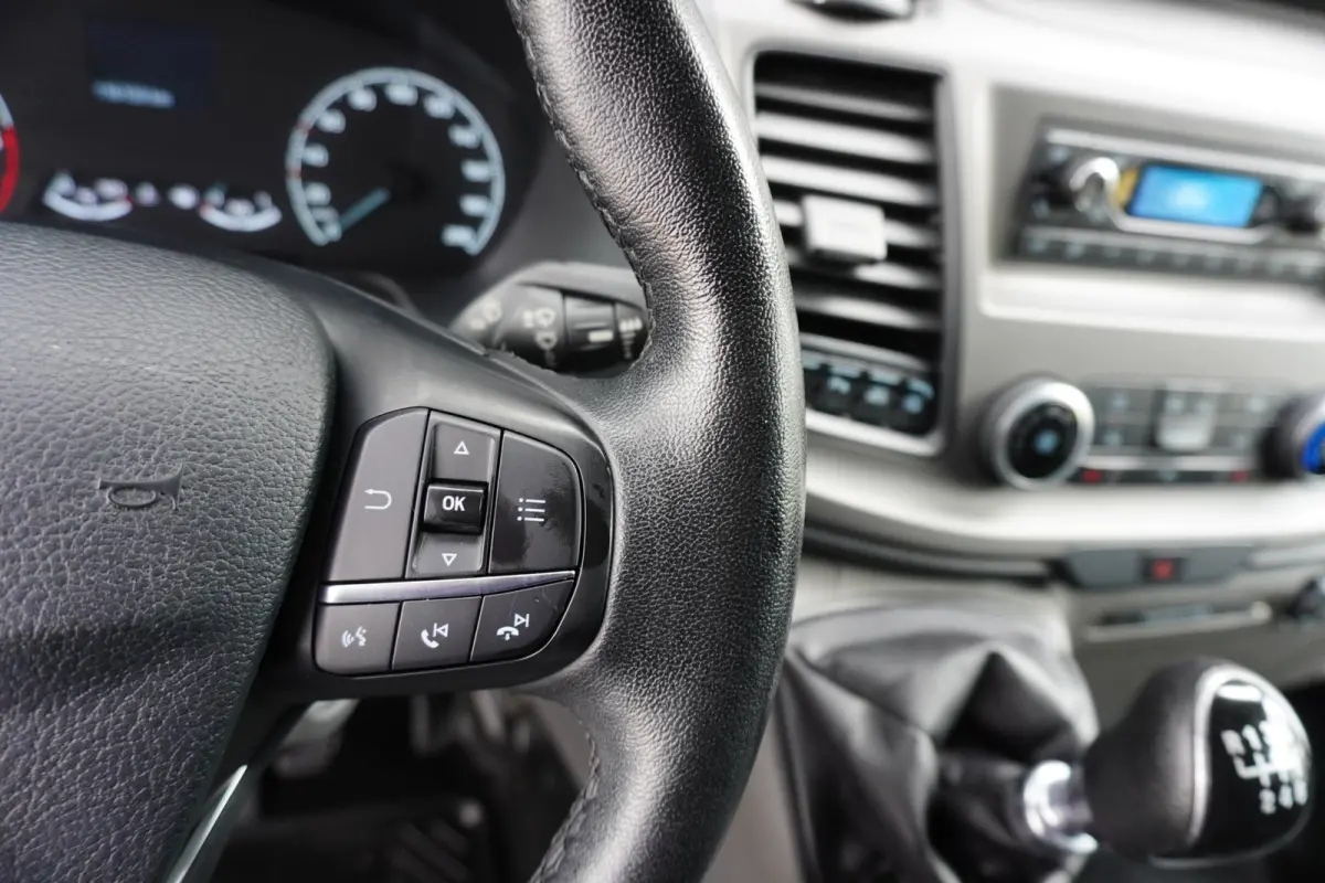 131pk L1H1 Trend Trekhaak Parkeersensoren Airco Cruise control stoelverwarming
