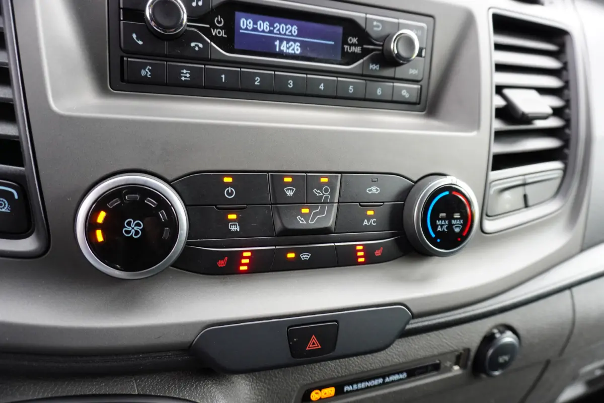 131pk L1H1 Trend Trekhaak Parkeersensoren Airco Cruise control stoelverwarming