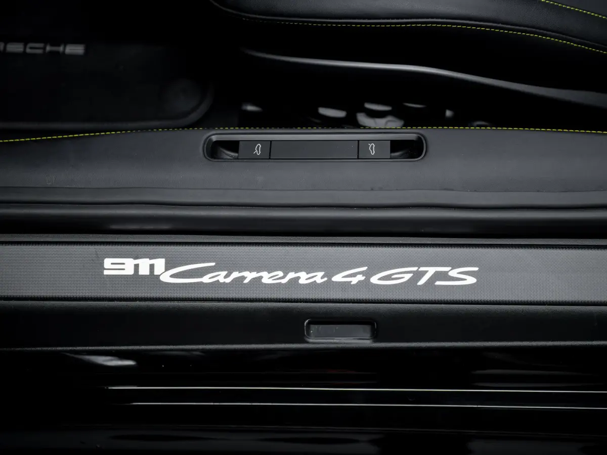 3.6 T-Hybrid Carrera 4 GTS | PCCB | Burmester | Lift | InnoDrive | 18-weg | Carbon |