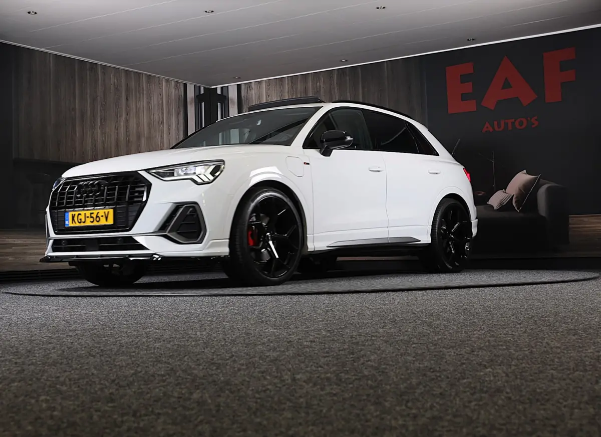 45 TFSI e RSQ3 Look / AUT / Cc / Lane Assist / Camera / Dig Cockpit / Open Panoramadak / Pdc / Matrix / 21 Inch