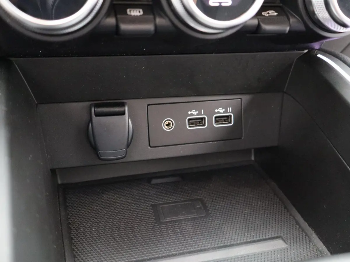 E-Tech full hybrid 145 techno | Stoel- & Stuurverw. | Groot Navigatie |