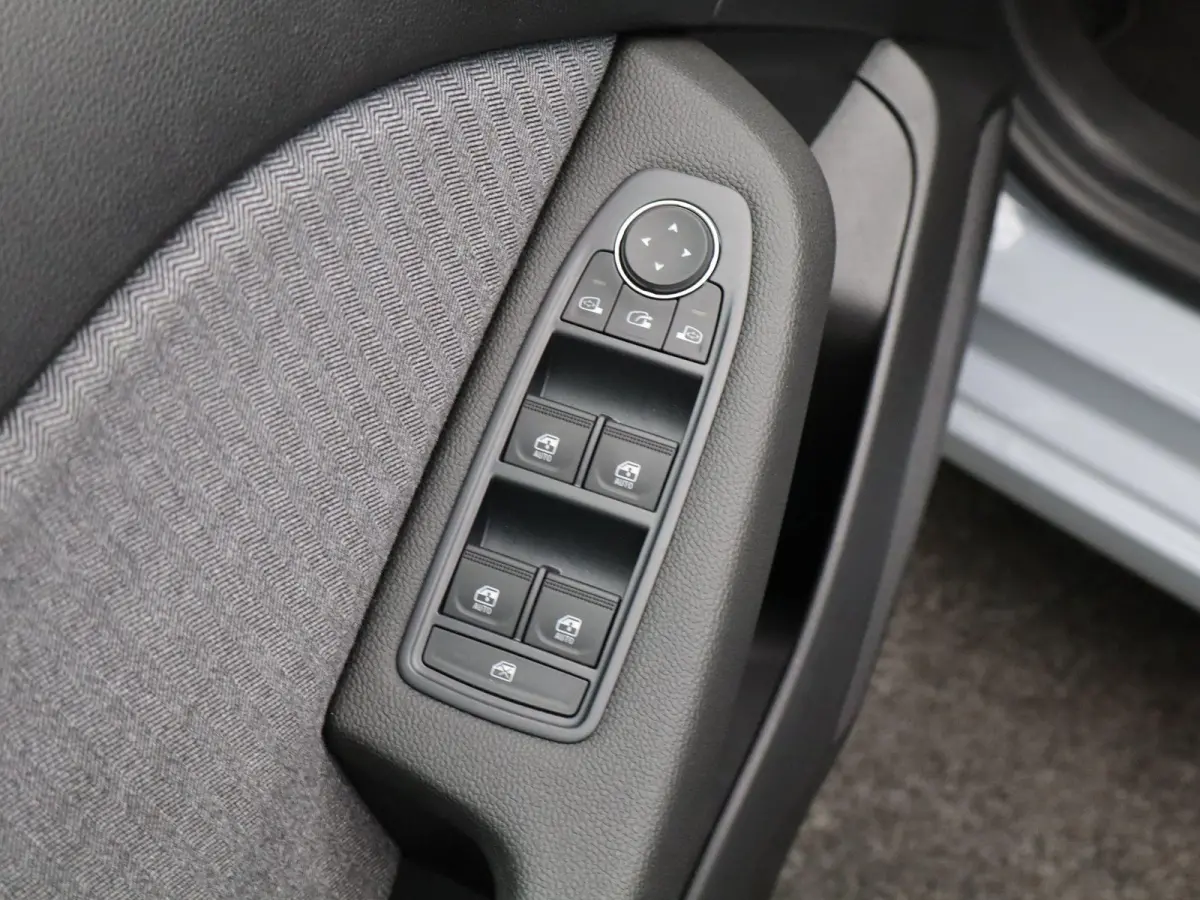 E-Tech full hybrid 145 techno | Stoel- & Stuurverw. | Groot Navigatie |