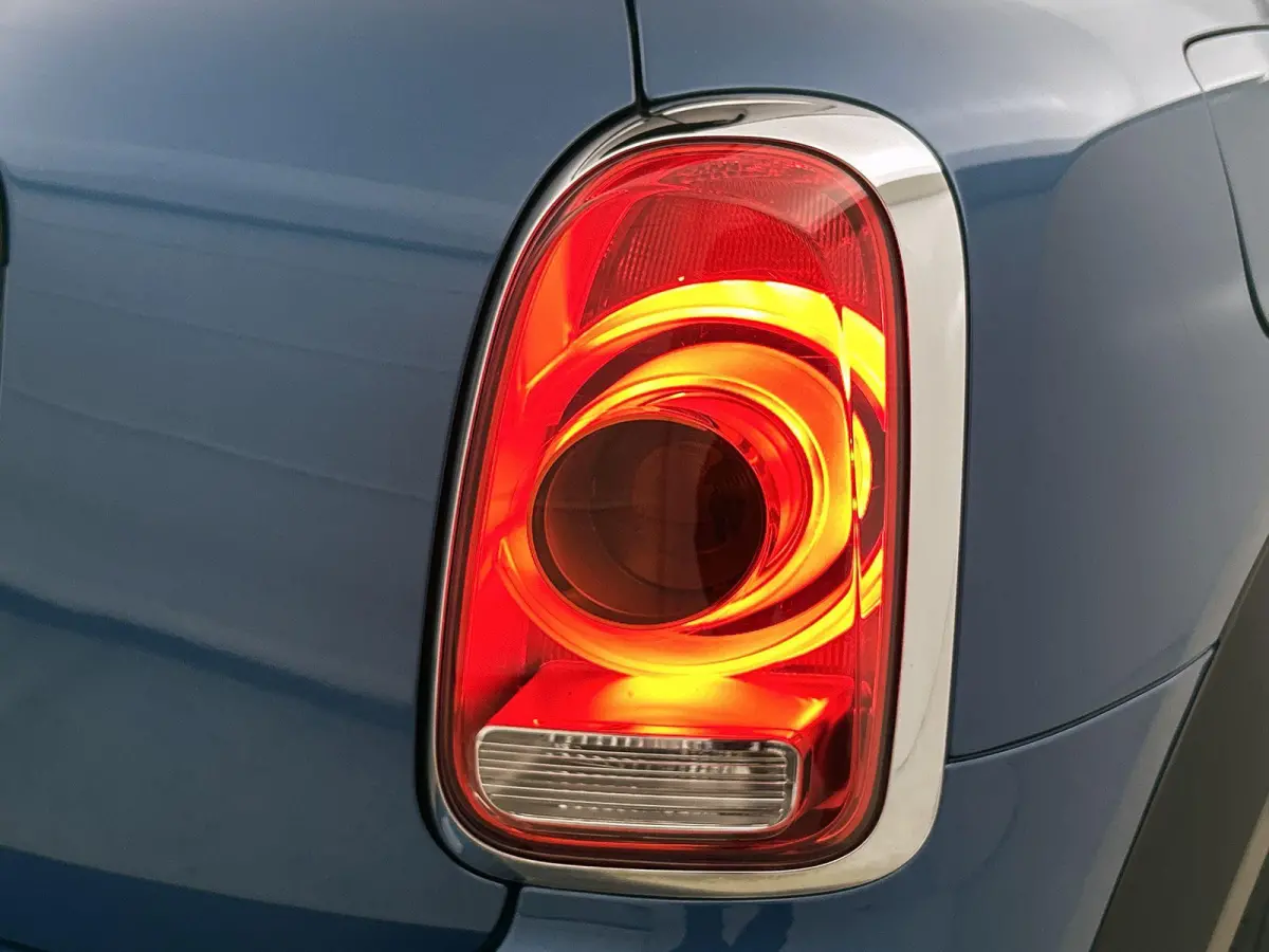 1.5 Cooper Dutch Made Edition | HARMAN KARDON | STOELVERWARMING | NAVIGATIE | 18 INCH VELGEN | ZWART DAK | KLIMAATREGELING
