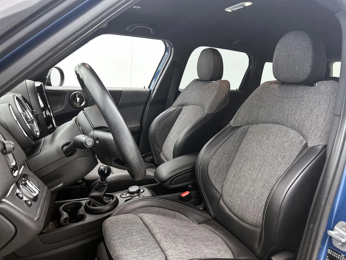 1.5 Cooper Dutch Made Edition | HARMAN KARDON | STOELVERWARMING | NAVIGATIE | 18 INCH VELGEN | ZWART DAK | KLIMAATREGELING