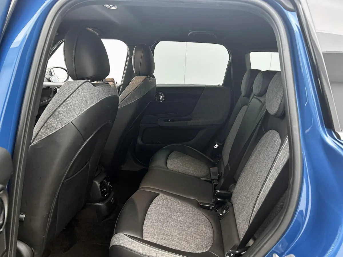 1.5 Cooper Dutch Made Edition | HARMAN KARDON | STOELVERWARMING | NAVIGATIE | 18 INCH VELGEN | ZWART DAK | KLIMAATREGELING