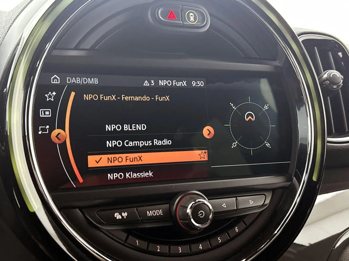 1.5 Cooper Dutch Made Edition | HARMAN KARDON | STOELVERWARMING | NAVIGATIE | 18 INCH VELGEN | ZWART DAK | KLIMAATREGELING
