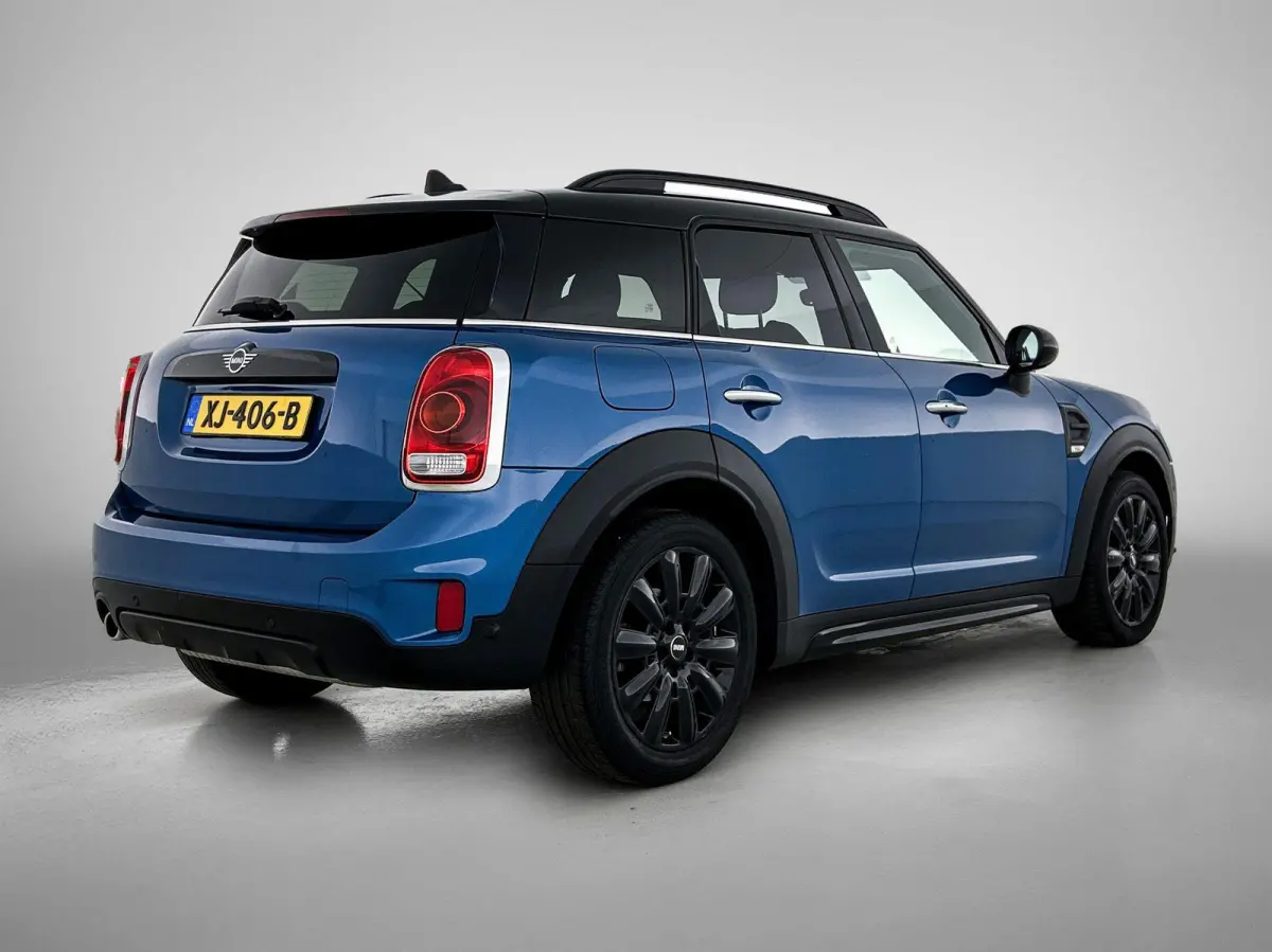 1.5 Cooper Dutch Made Edition | HARMAN KARDON | STOELVERWARMING | NAVIGATIE | 18 INCH VELGEN | ZWART DAK | KLIMAATREGELING