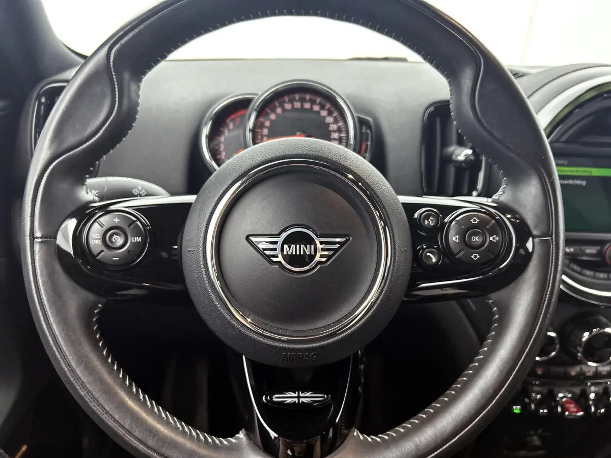 1.5 Cooper Dutch Made Edition | HARMAN KARDON | STOELVERWARMING | NAVIGATIE | 18 INCH VELGEN | ZWART DAK | KLIMAATREGELING