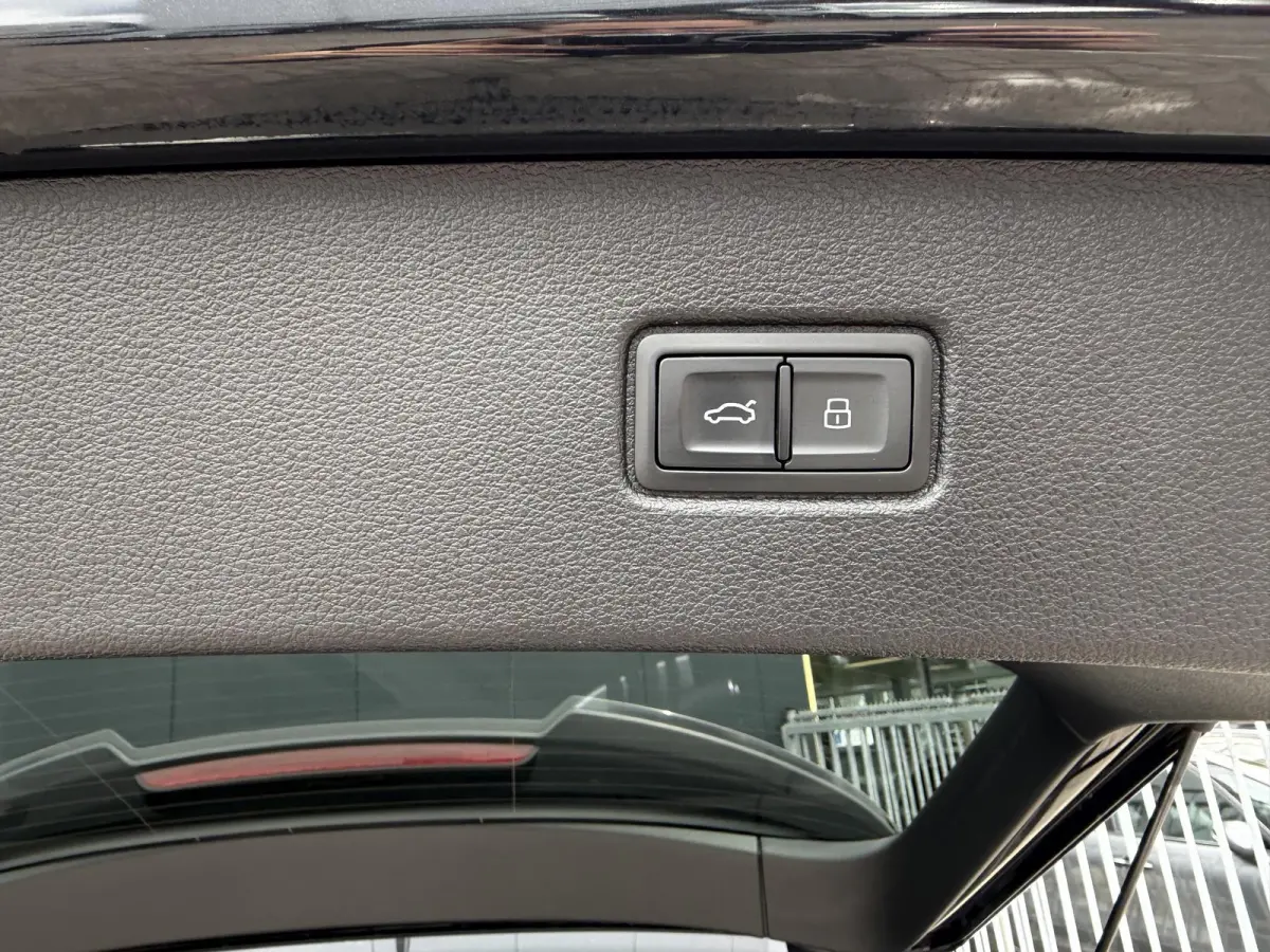 55 TFSI e quattro Pro Line S 21"/SOH 93%/Trekhaak/B&O/Laser LED/Stoelverwarming v+a/Adaptieve cruise/Dodehoek/Keyless/Head-up/Memory