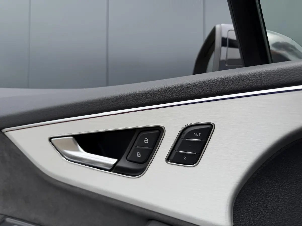 55 TFSI e quattro Pro Line S 21"/SOH 93%/Trekhaak/B&O/Laser LED/Stoelverwarming v+a/Adaptieve cruise/Dodehoek/Keyless/Head-up/Memory