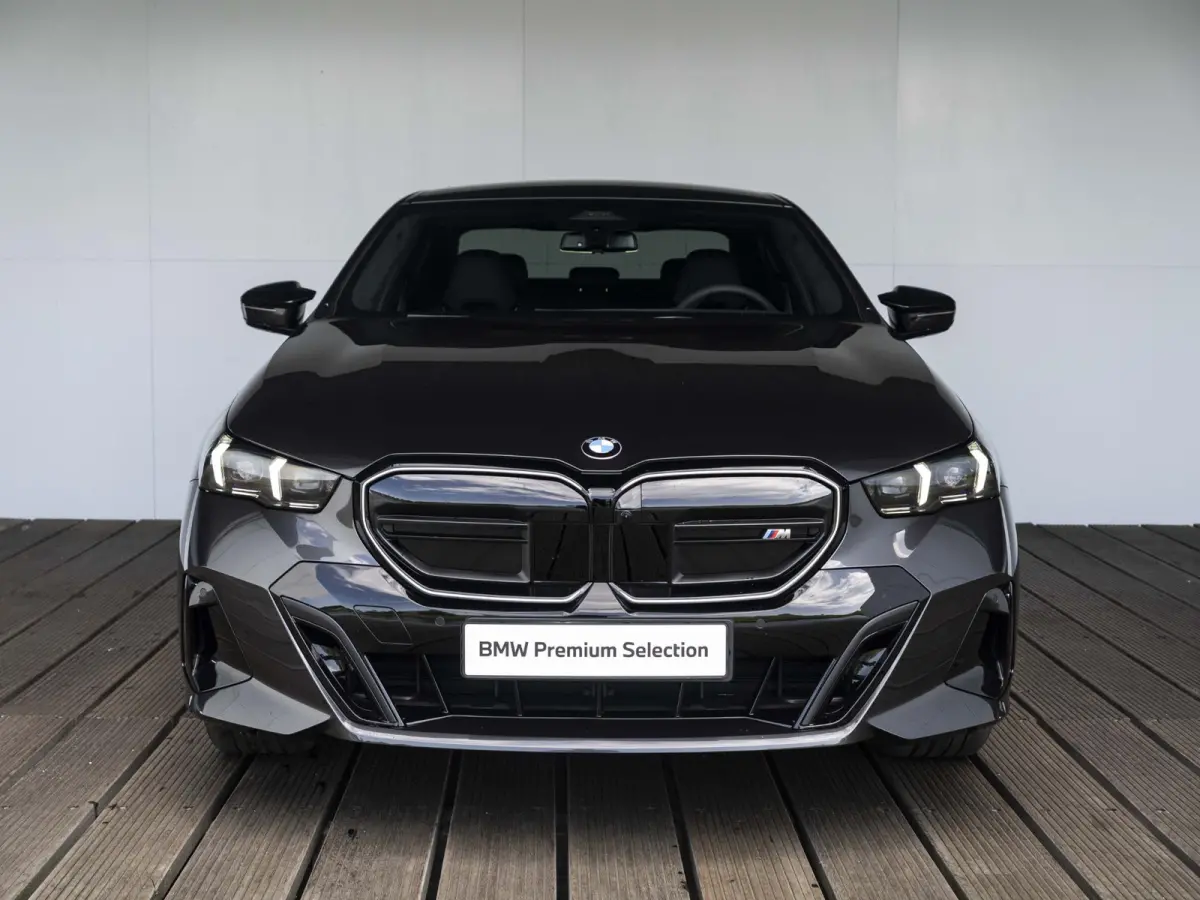 eDrive40 | M Sportpakket Pro | Stuurwielverwarming | Adaptief onderstel Professional | 21 inch | M Stoelen | Driving Assistent Plus | Bowers & Wilkins Audiosysteem | Trekhaak