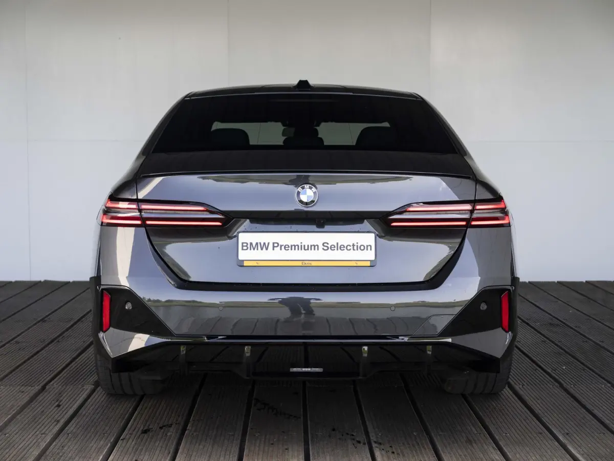 eDrive40 | M Sportpakket Pro | Stuurwielverwarming | Adaptief onderstel Professional | 21 inch | M Stoelen | Driving Assistent Plus | Bowers & Wilkins Audiosysteem | Trekhaak