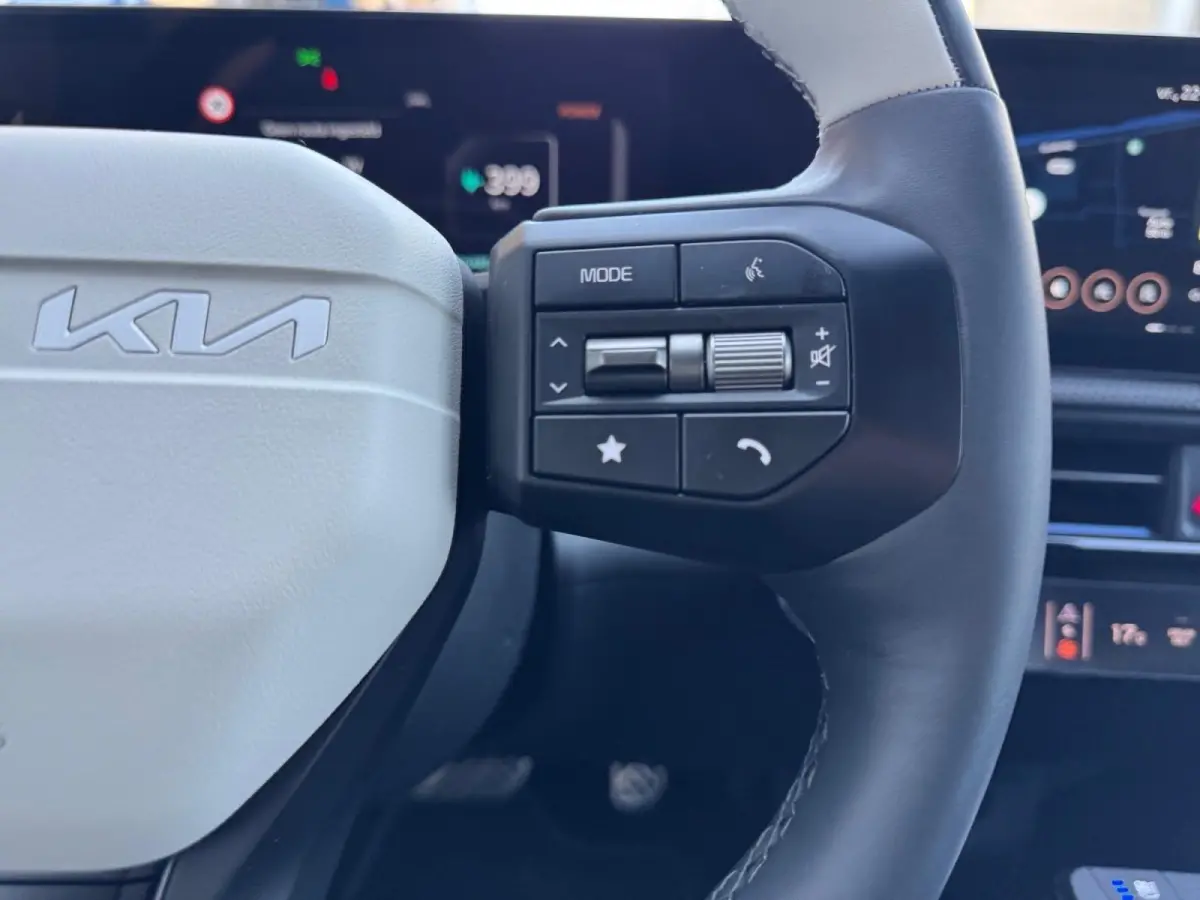 GT-Line Business Edition 84 kWh | Two Tone | Climate control | Stoel verwarming + ventilatie voor | Elektrische voorstoelen met geheugen | 800V systeem