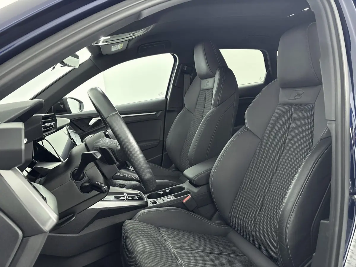 45 TFSI e S edition Competition PHEV | Airco | Apple Carplay | Android Auto | Cruise Control | Electronic Climate Controle | Extra Getint Glas | Full LED Koplampen | Lederen Stuurwiel | Mult