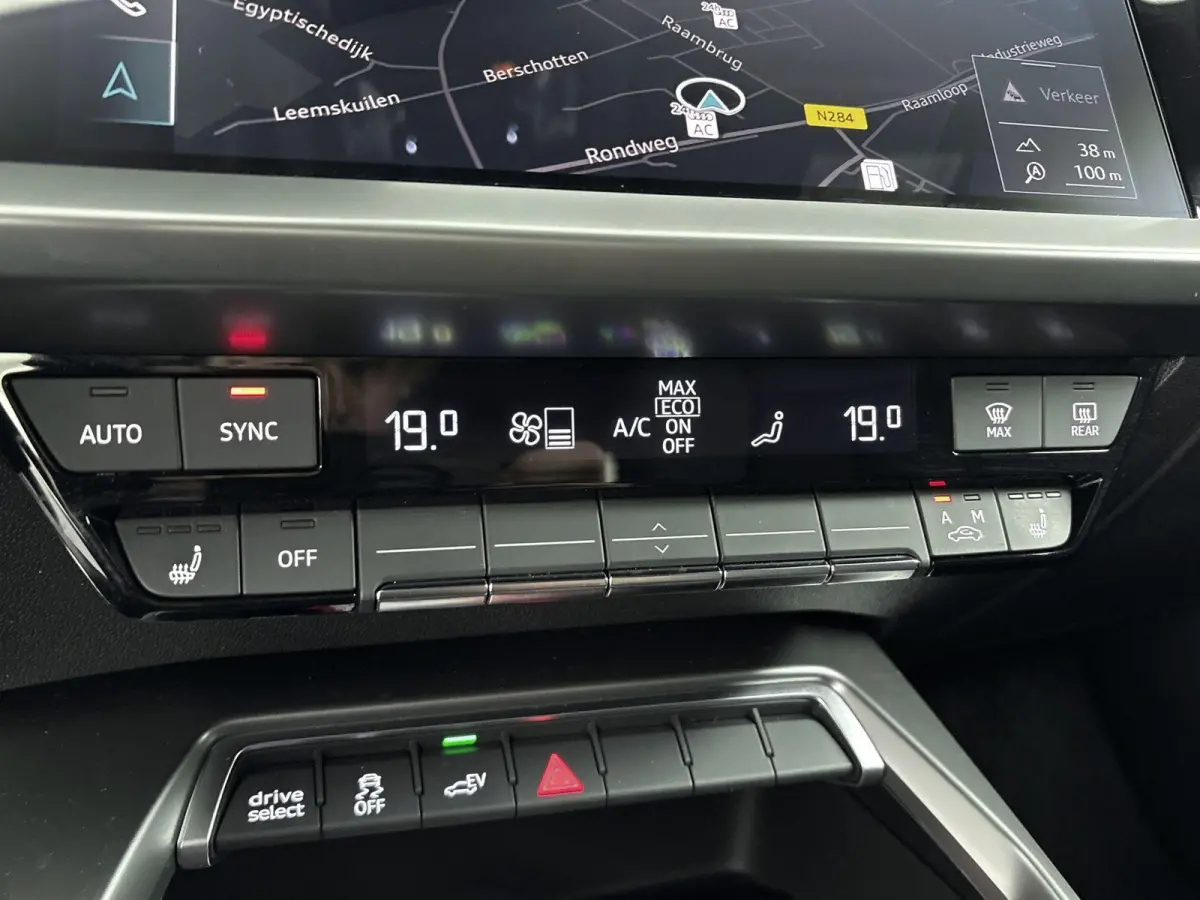 45 TFSI e S edition Competition PHEV | Airco | Apple Carplay | Android Auto | Cruise Control | Electronic Climate Controle | Extra Getint Glas | Full LED Koplampen | Lederen Stuurwiel | Mult