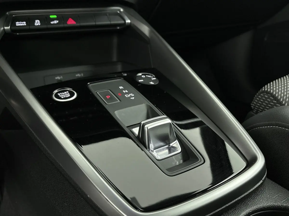 45 TFSI e S edition Competition PHEV | Airco | Apple Carplay | Android Auto | Cruise Control | Electronic Climate Controle | Extra Getint Glas | Full LED Koplampen | Lederen Stuurwiel | Mult