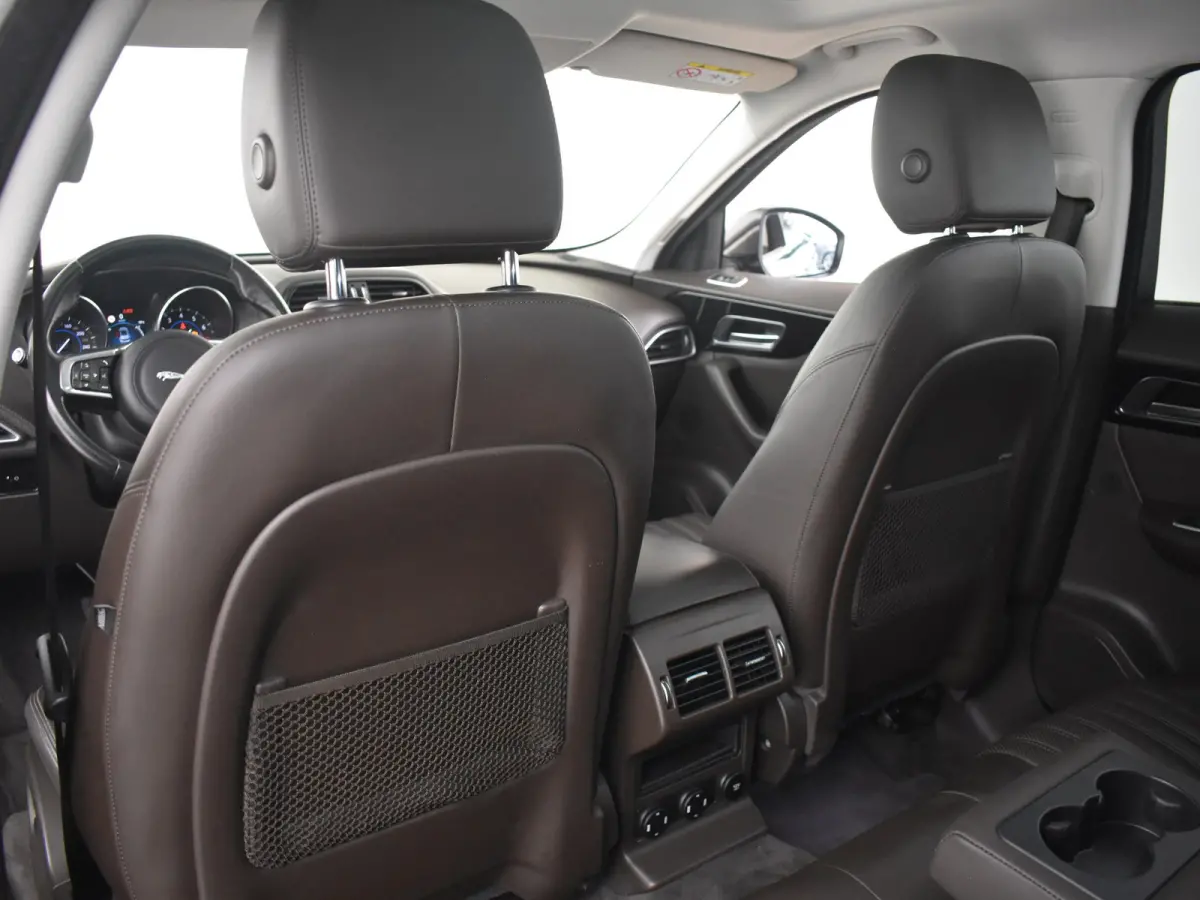2.0 Portfolio AWD 30t 300pk AUTO | Lederen bekleding | Elektrisch verstelb. voorstoelen | Panoramadak | Trekhaak | Elektrische achterklep | Cruise control | Achteruitrijcamera | 18" LMV