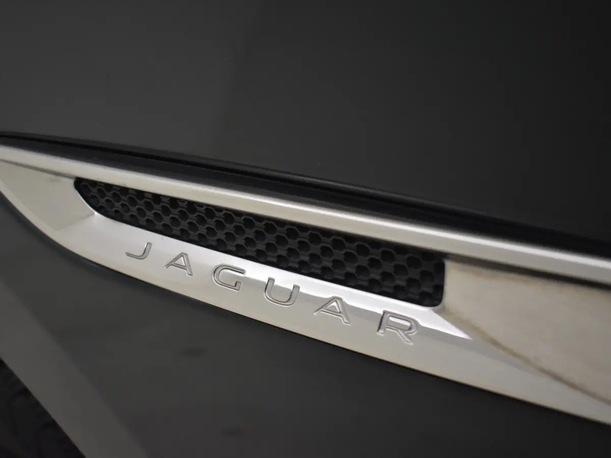 2.0 Portfolio AWD 30t 300pk AUTO | Lederen bekleding | Elektrisch verstelb. voorstoelen | Panoramadak | Trekhaak | Elektrische achterklep | Cruise control | Achteruitrijcamera | 18" LMV