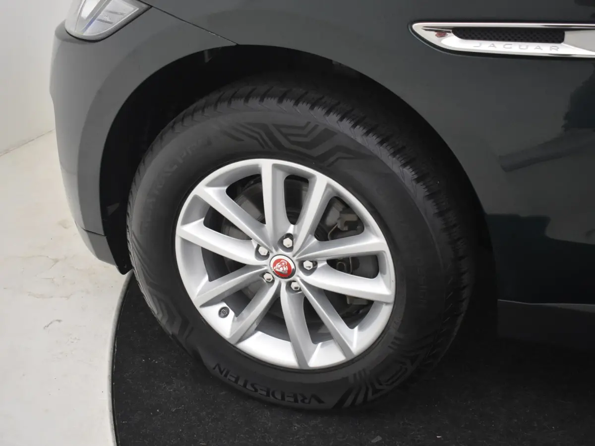 2.0 Portfolio AWD 30t 300pk AUTO | Lederen bekleding | Elektrisch verstelb. voorstoelen | Panoramadak | Trekhaak | Elektrische achterklep | Cruise control | Achteruitrijcamera | 18" LMV