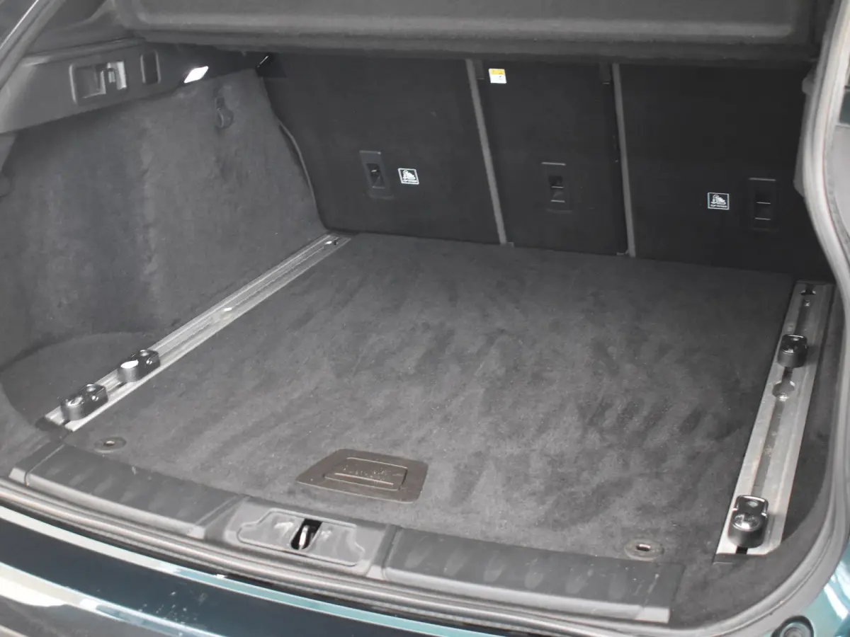 2.0 Portfolio AWD 30t 300pk AUTO | Lederen bekleding | Elektrisch verstelb. voorstoelen | Panoramadak | Trekhaak | Elektrische achterklep | Cruise control | Achteruitrijcamera | 18" LMV