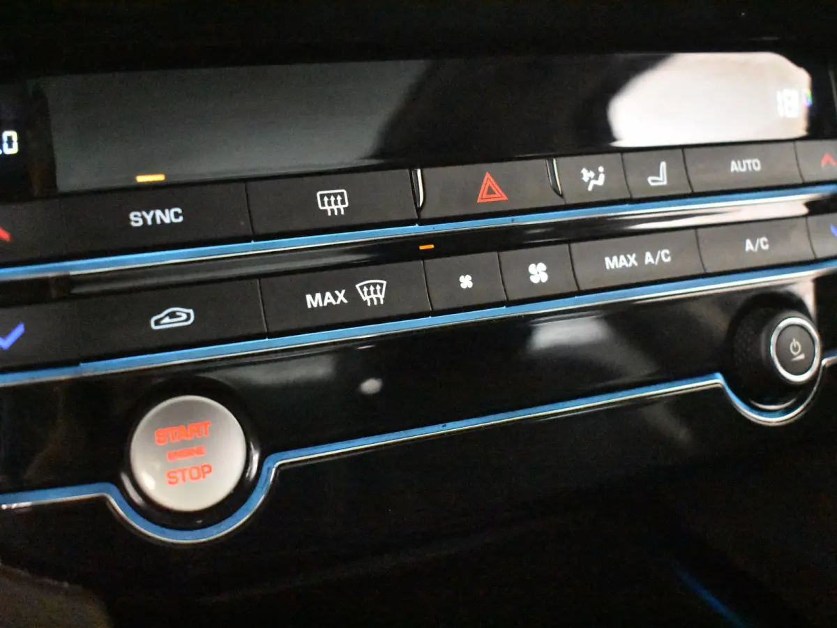 2.0 Portfolio AWD 30t 300pk AUTO | Lederen bekleding | Elektrisch verstelb. voorstoelen | Panoramadak | Trekhaak | Elektrische achterklep | Cruise control | Achteruitrijcamera | 18" LMV