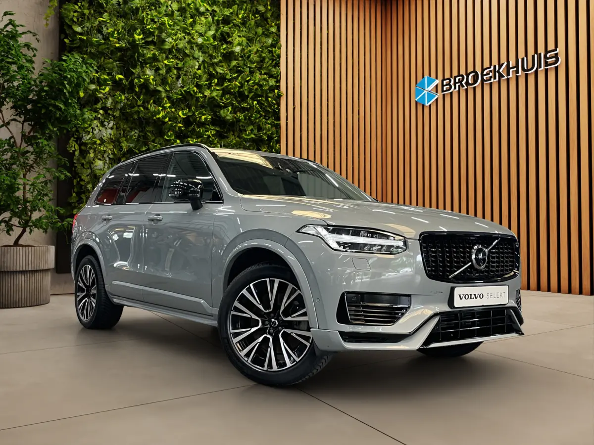 2.0 T8 Recharge AWD Ultimate Dark | Trekhaak | Head-up | Harman/Kardon | Memory