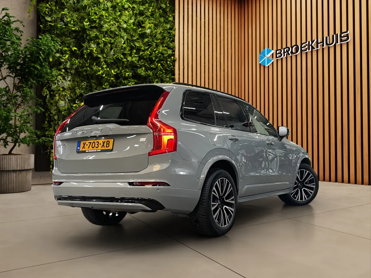 2.0 T8 Recharge AWD Ultimate Dark | Trekhaak | Head-up | Harman/Kardon | Memory