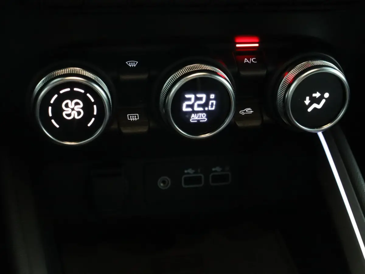 techno TCe 90 | Groot Navigatie | Parkeercamera | Climate Control |