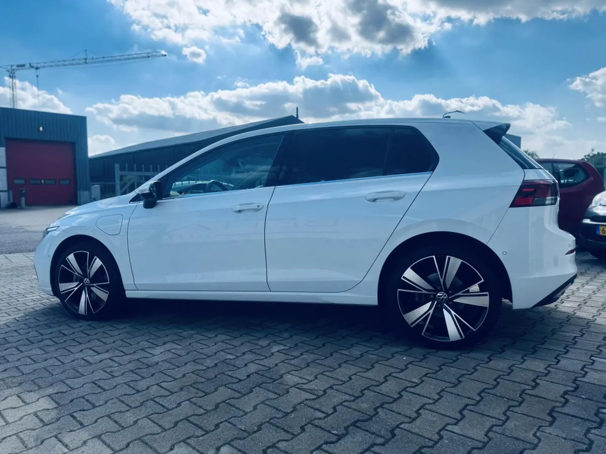 1.4 TSI eHybrid DSG STYLE Navi/ CarPlay/ ACC