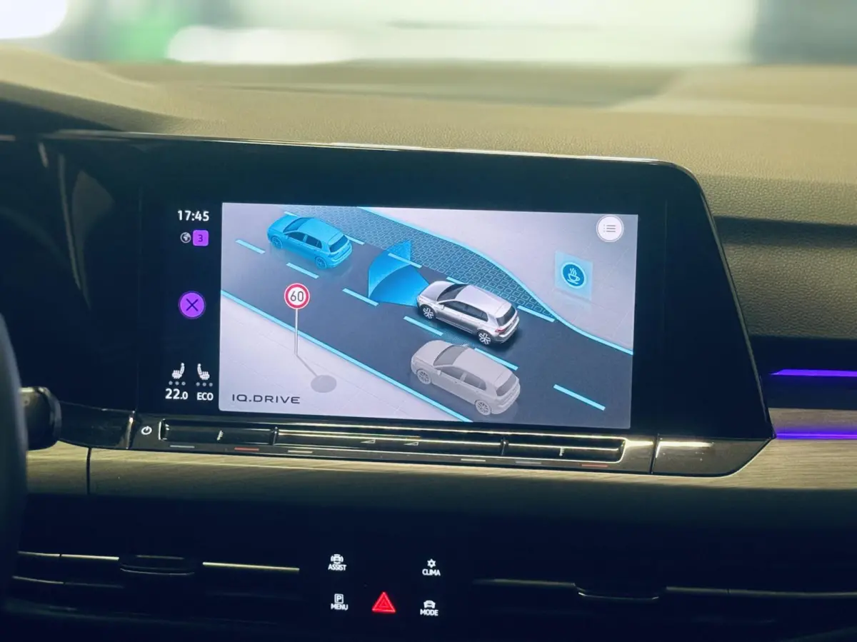 1.4 TSI eHybrid DSG STYLE Navi/ CarPlay/ ACC