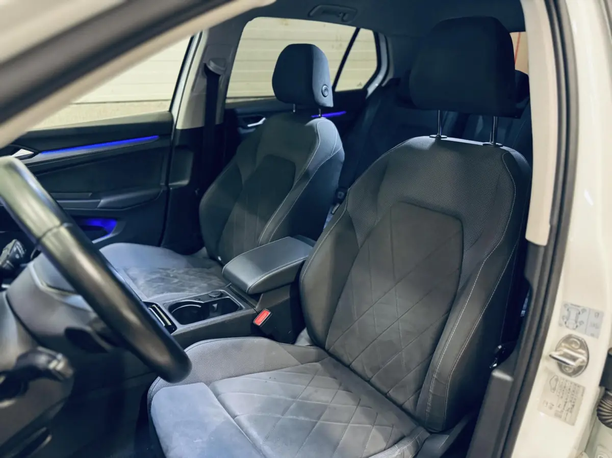 1.4 TSI eHybrid DSG STYLE Navi/ CarPlay/ ACC