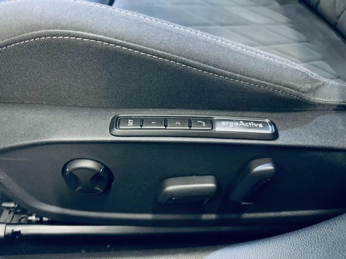 1.4 TSI eHybrid DSG STYLE Navi/ CarPlay/ ACC