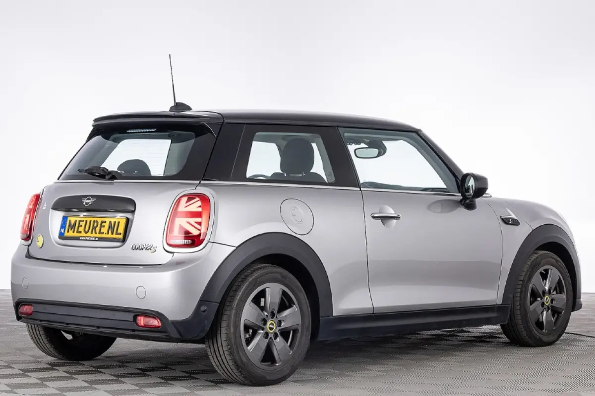 Mini SE 33 kWh | Sportstoelen | Full LED | NAVI | ECC | SOH: 99% |