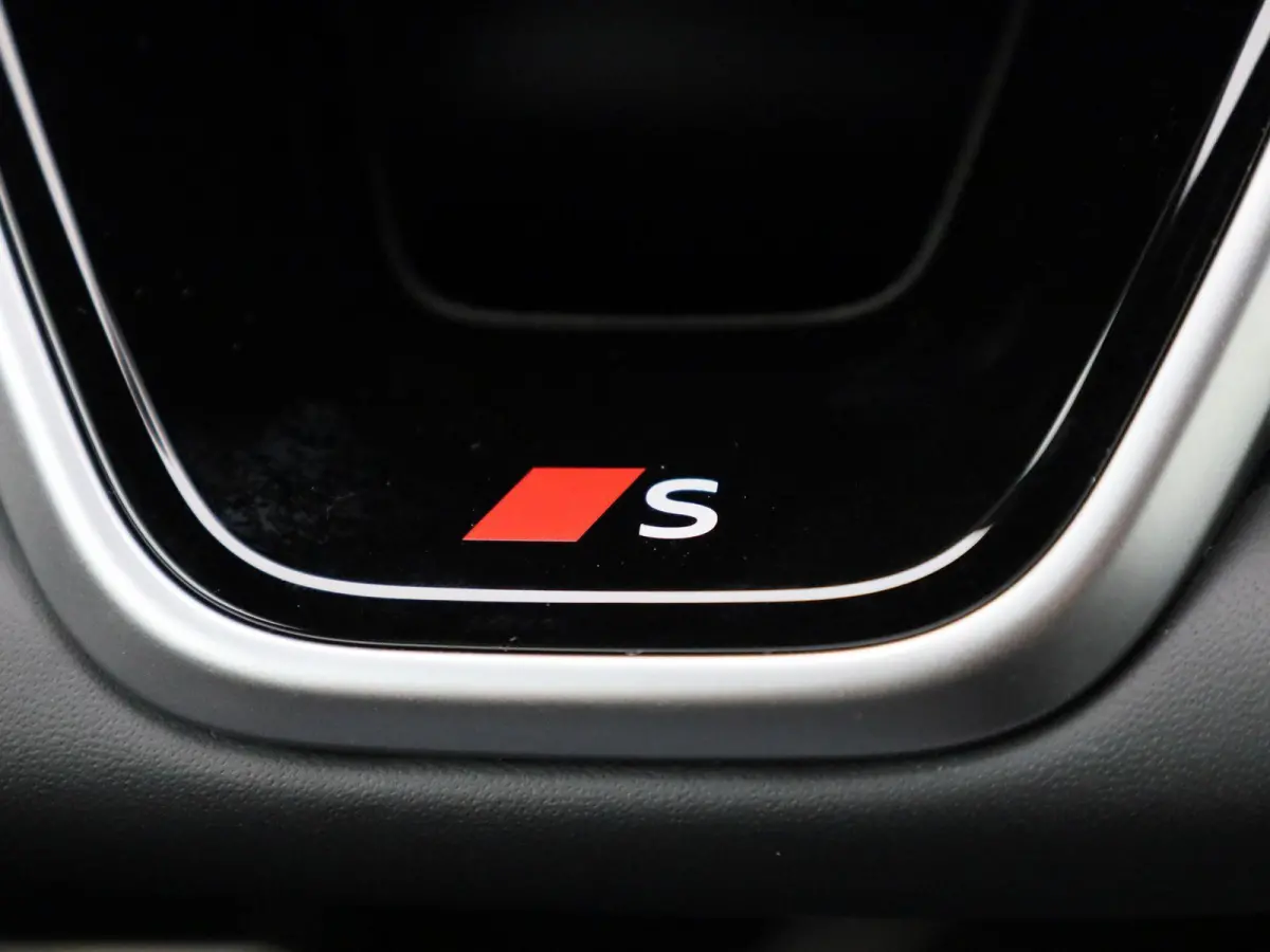 1.5 e-hybrid S edition Naviagatie | Apple Carplay | Adaptieve Cruise Control | Achteruitrij Camera | Airco