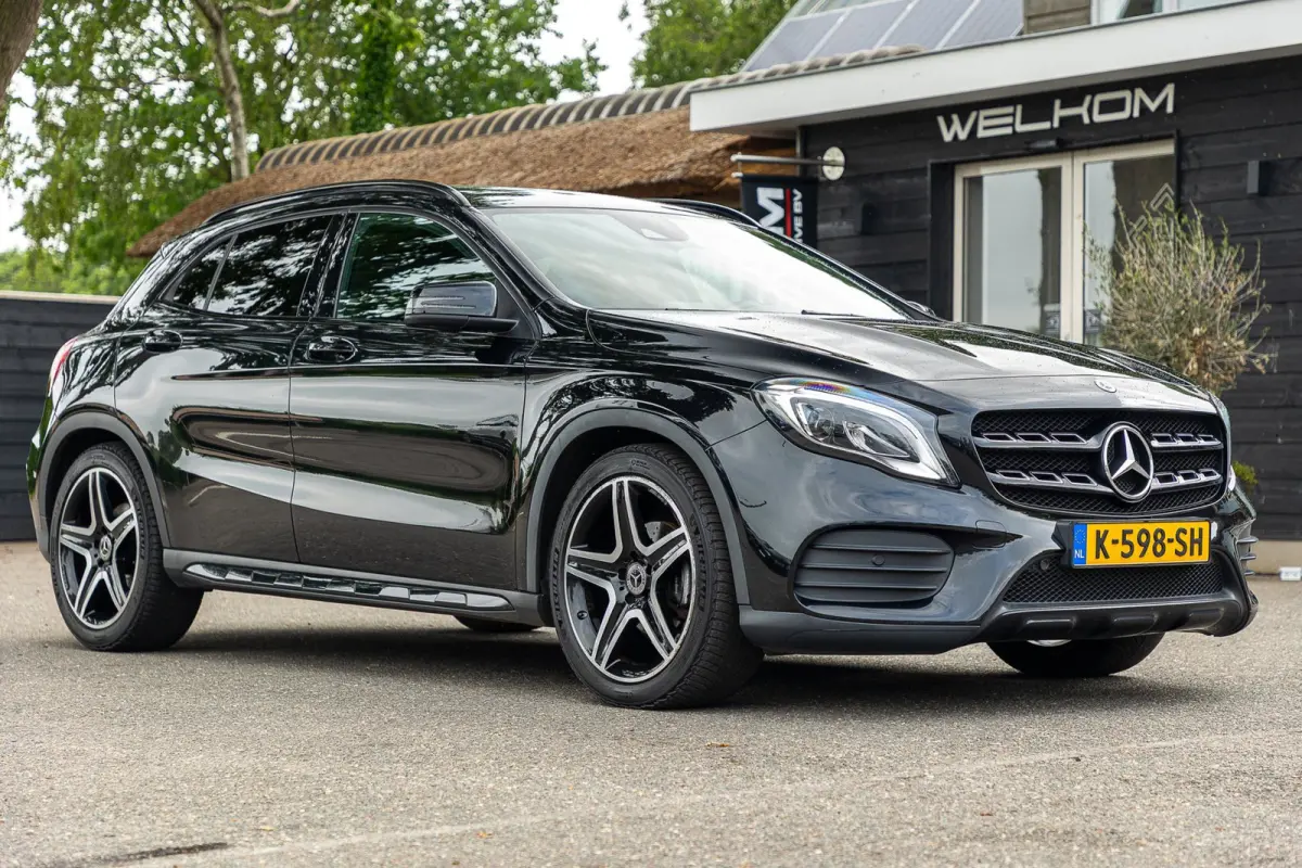 180 Business Solution AMG Night Upgrade I Trekhaak I Cruise I Navigatie I 19 Inch I Led I Camera