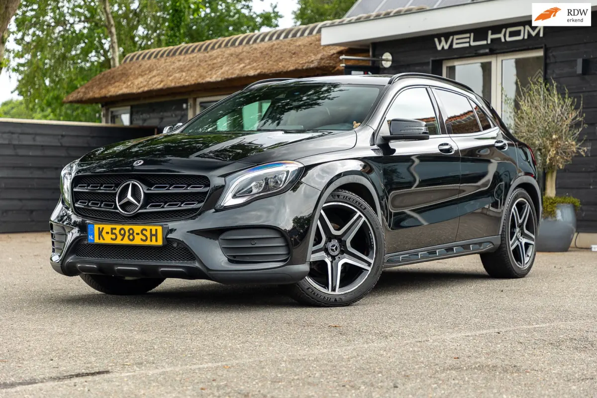 180 Business Solution AMG Night Upgrade I Trekhaak I Cruise I Navigatie I 19 Inch I Led I Camera