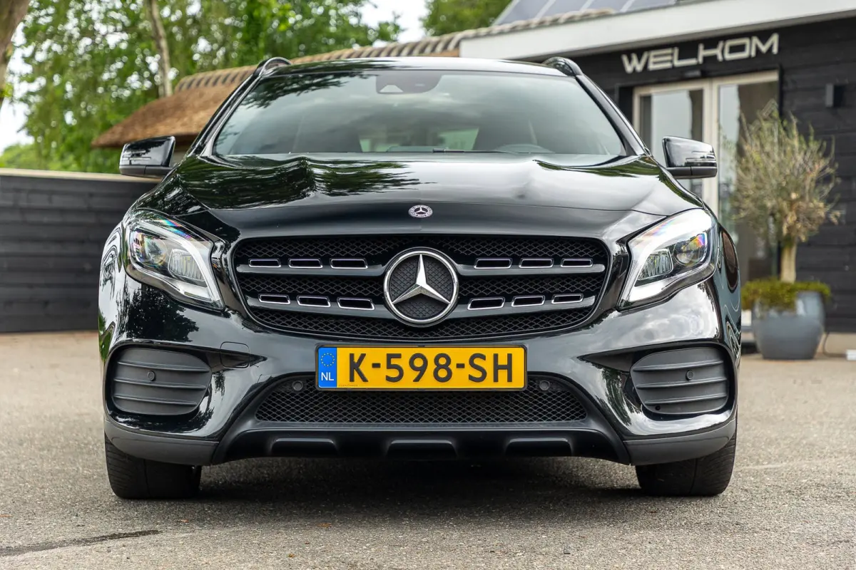 180 Business Solution AMG Night Upgrade I Trekhaak I Cruise I Navigatie I 19 Inch I Led I Camera