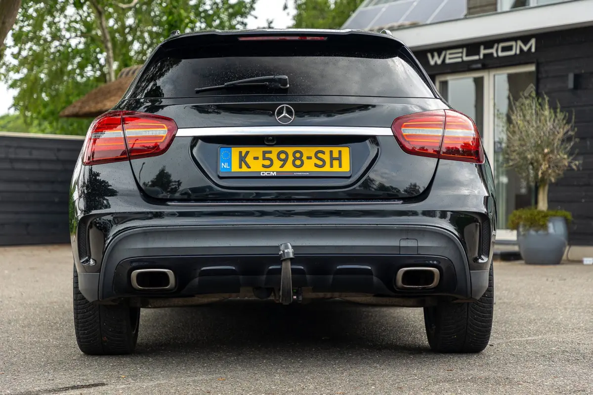 180 Business Solution AMG Night Upgrade I Trekhaak I Cruise I Navigatie I 19 Inch I Led I Camera