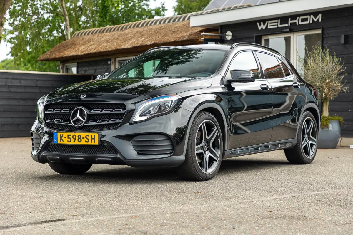 180 Business Solution AMG Night Upgrade I Trekhaak I Cruise I Navigatie I 19 Inch I Led I Camera