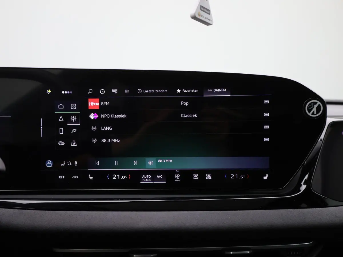 Limousine 2.0 quattro S edition 299 PK | S-line | Automaat | Navigatie | Panorama glasdak | Trekhaak | 360 Camera | Matrix LED | Apple Carplay | Android Auto | Sfeerverlichting | Lichtmetale