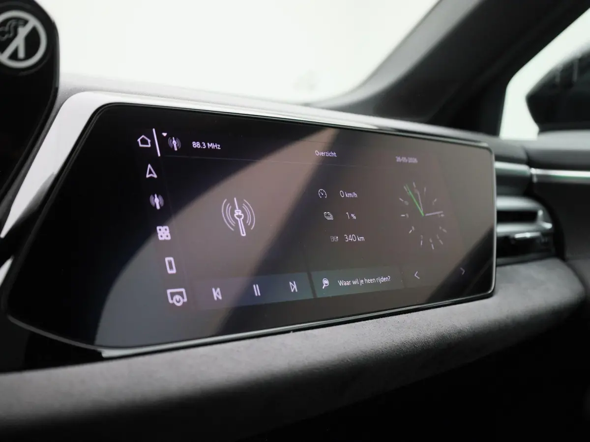 Limousine 2.0 quattro S edition 299 PK | S-line | Automaat | Navigatie | Panorama glasdak | Trekhaak | 360 Camera | Matrix LED | Apple Carplay | Android Auto | Sfeerverlichting | Lichtmetale