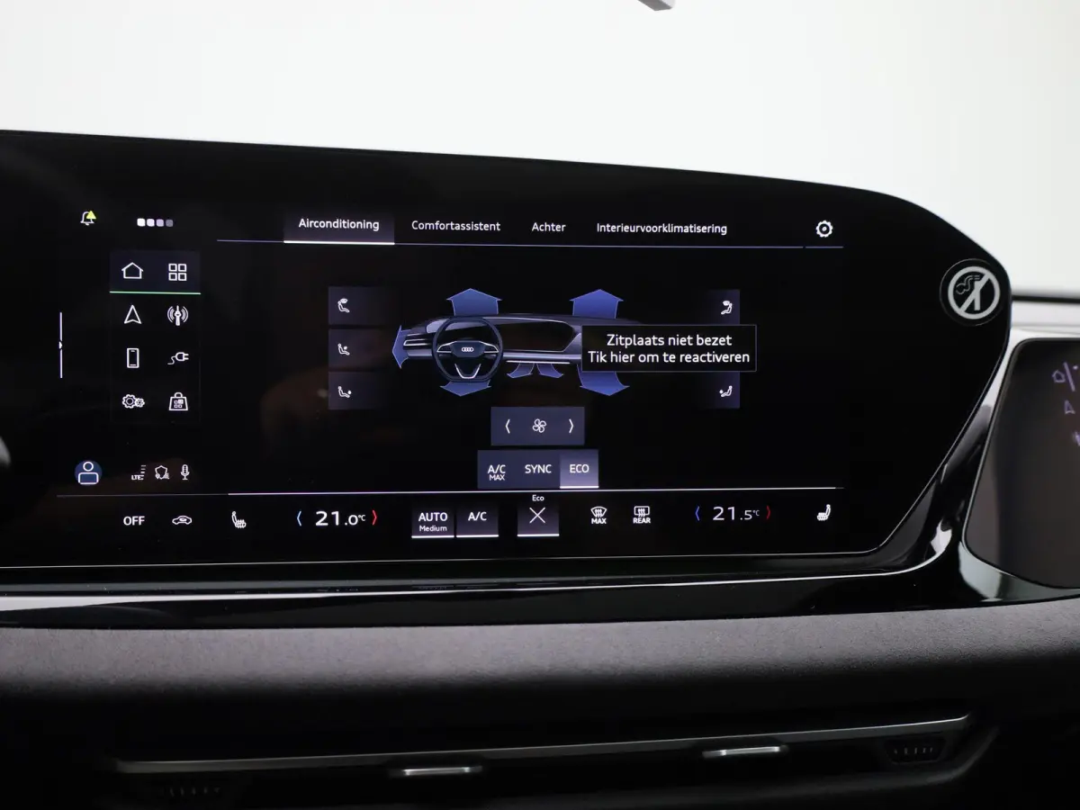 Limousine 2.0 quattro S edition 299 PK | S-line | Automaat | Navigatie | Panorama glasdak | Trekhaak | 360 Camera | Matrix LED | Apple Carplay | Android Auto | Sfeerverlichting | Lichtmetale