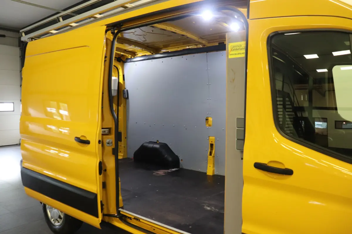 2.0 TDCI 130PK L3H2 EURO 6 - Airco - Cruise - PDC - € 13.950,- Excl.