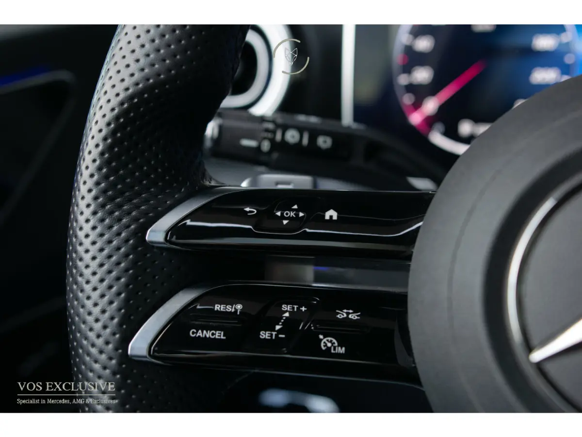 300 d AMG Night|ACC|Keyless|360°|Massage|Stoelkoeling|Mem|Pano|Standkachel|19"|Trekhaak|Digital Light