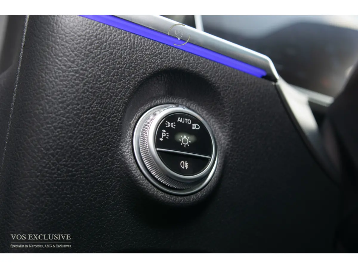 300 d AMG Night|ACC|Keyless|360°|Massage|Stoelkoeling|Mem|Pano|Standkachel|19"|Trekhaak|Digital Light