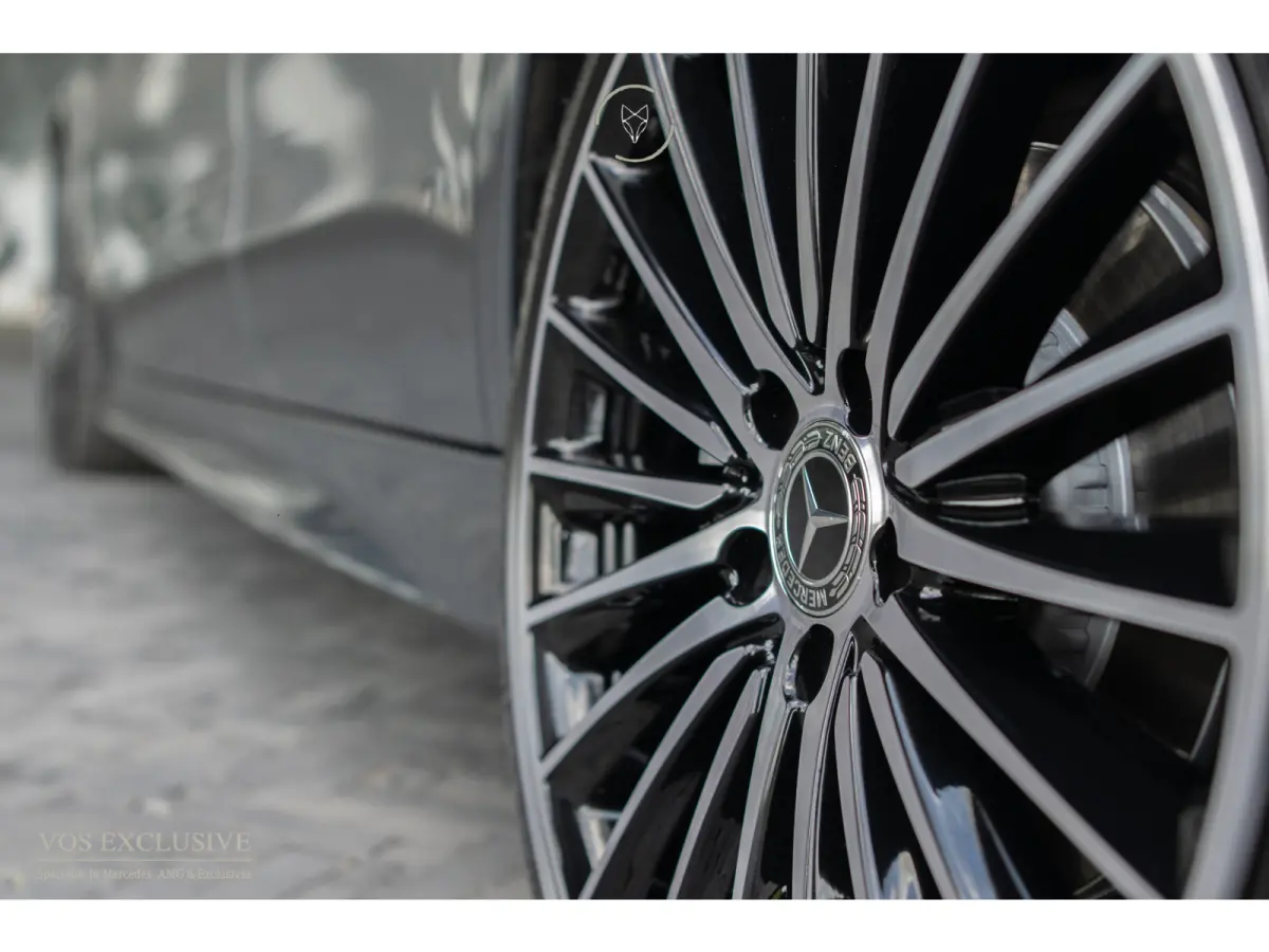 300 d AMG Night|ACC|Keyless|360°|Massage|Stoelkoeling|Mem|Pano|Standkachel|19"|Trekhaak|Digital Light