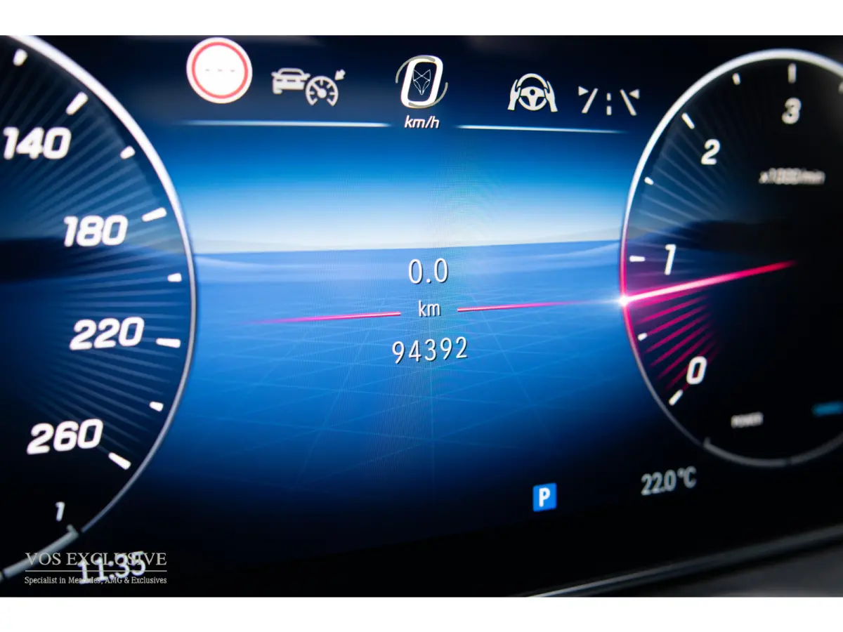 300 d AMG Night|ACC|Keyless|360°|Massage|Stoelkoeling|Mem|Pano|Standkachel|19"|Trekhaak|Digital Light
