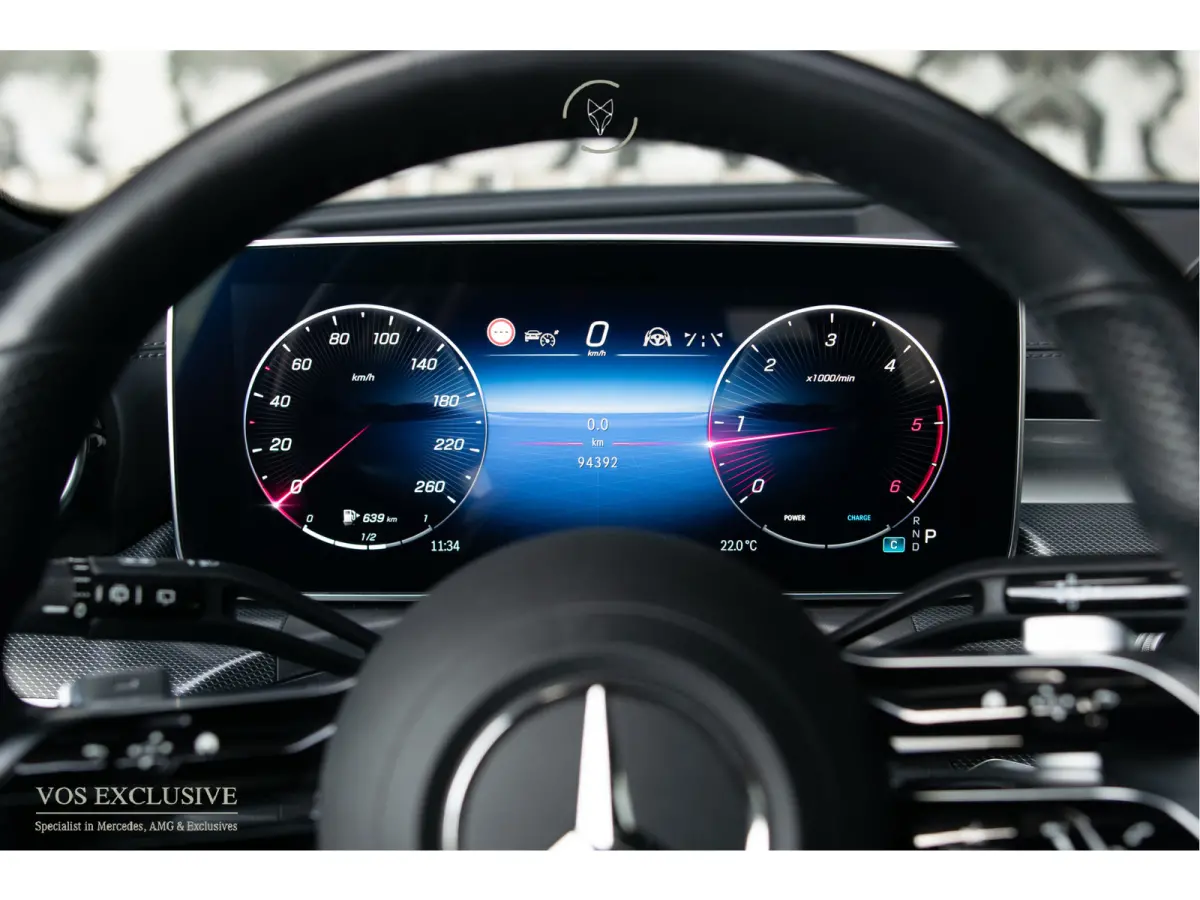 300 d AMG Night|ACC|Keyless|360°|Massage|Stoelkoeling|Mem|Pano|Standkachel|19"|Trekhaak|Digital Light