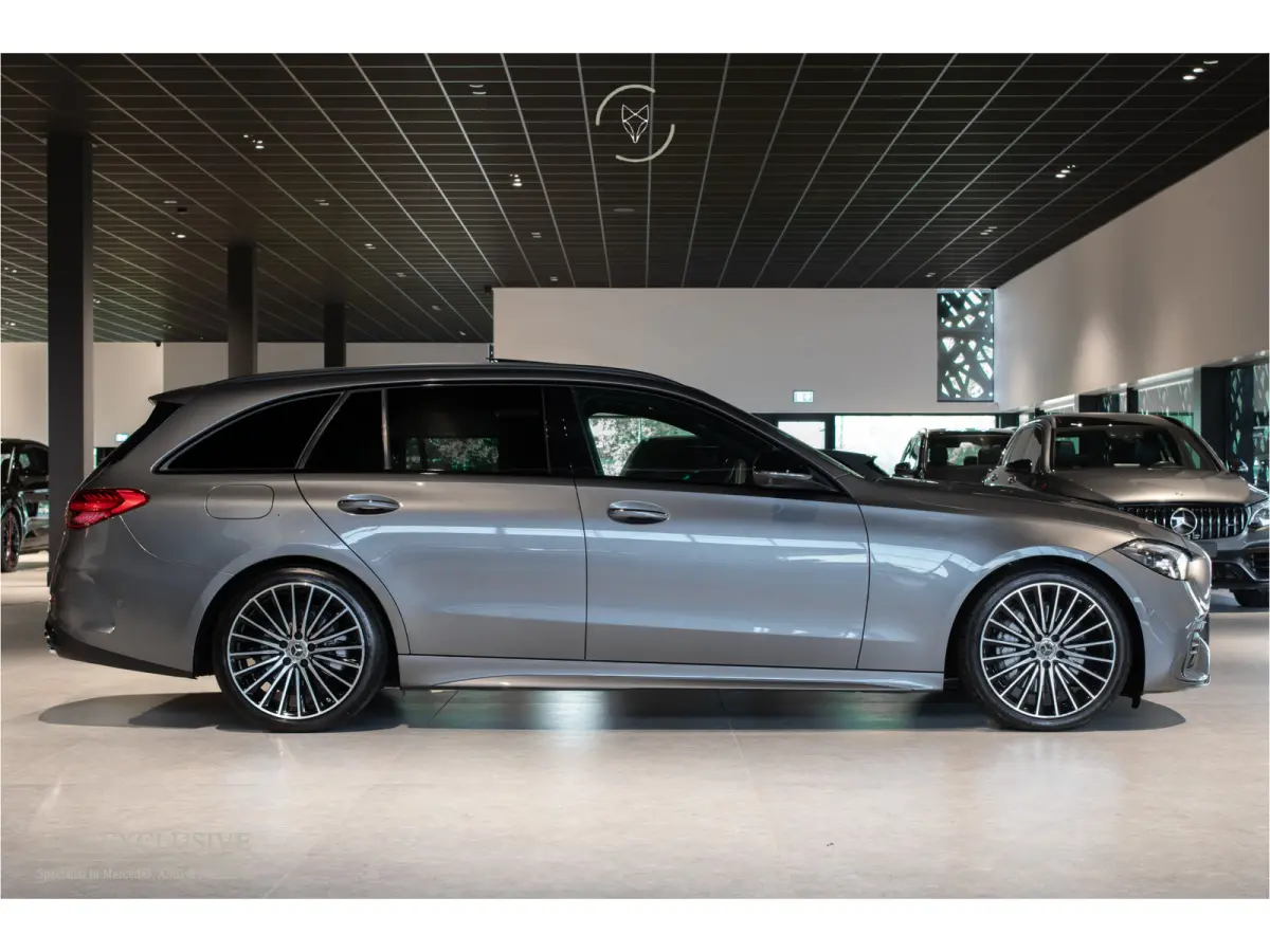 300 d AMG Night|ACC|Keyless|360°|Massage|Stoelkoeling|Mem|Pano|Standkachel|19"|Trekhaak|Digital Light