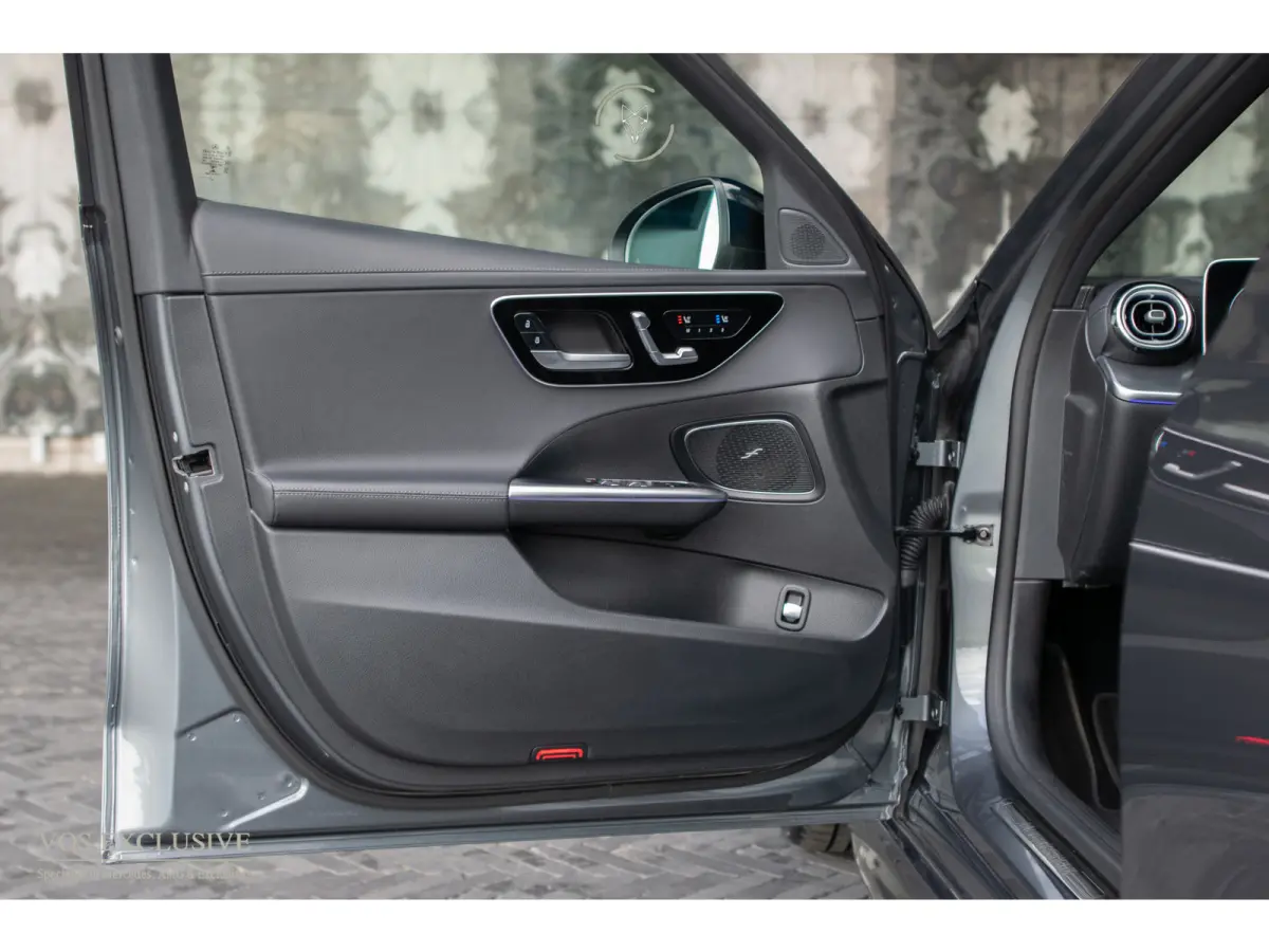 300 d AMG Night|ACC|Keyless|360°|Massage|Stoelkoeling|Mem|Pano|Standkachel|19"|Trekhaak|Digital Light
